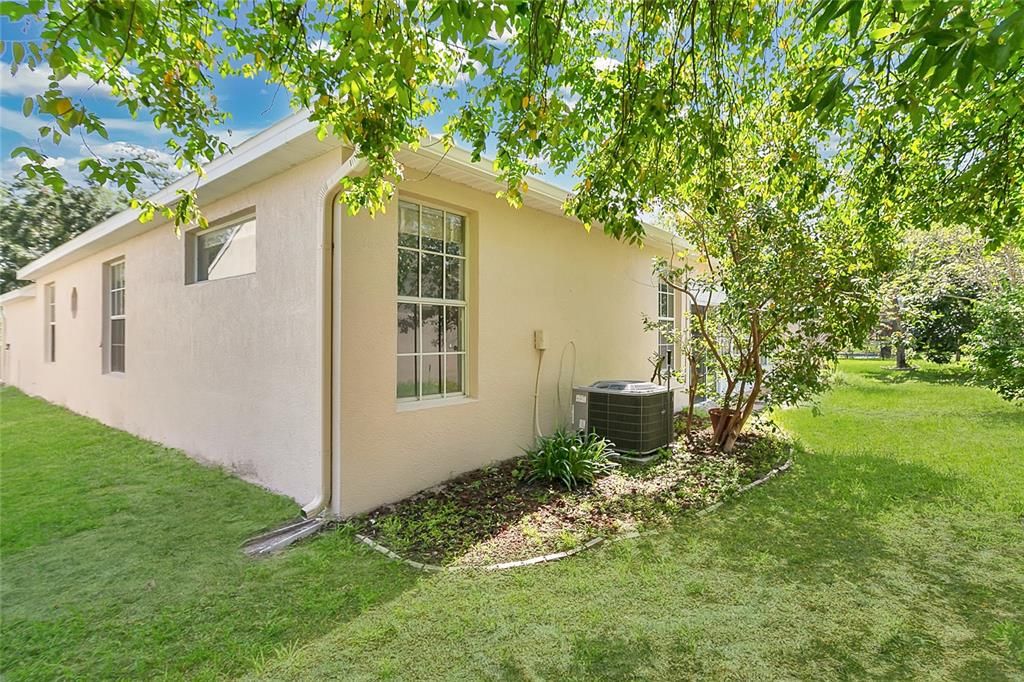 合同活跃: $544,000 (4 贝兹, 3 浴室, 2500 平方英尺)