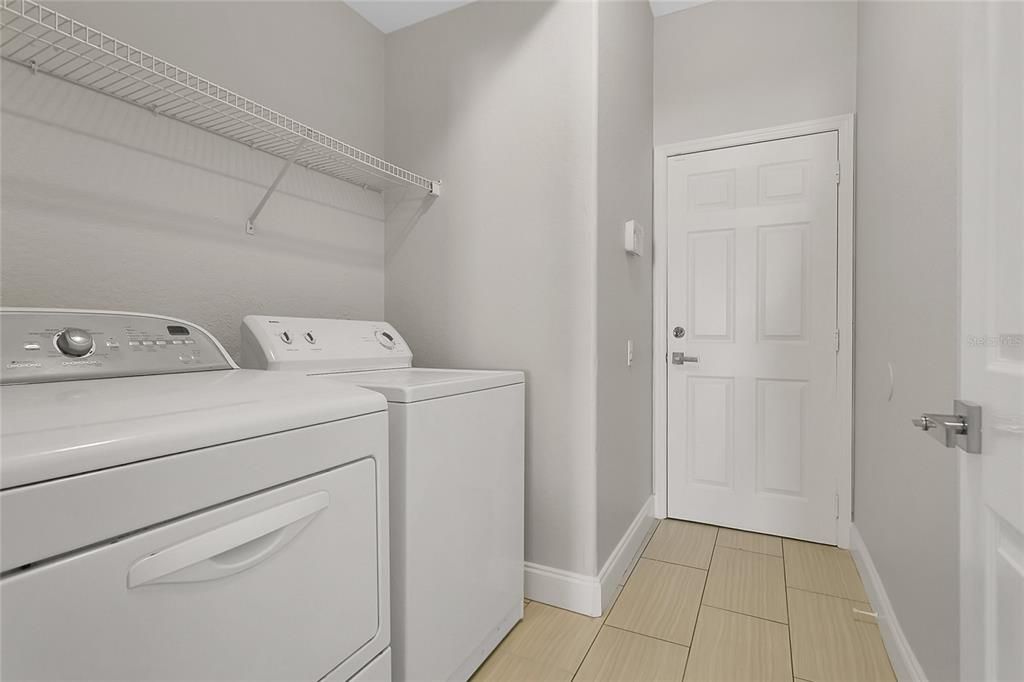 合同活跃: $544,000 (4 贝兹, 3 浴室, 2500 平方英尺)