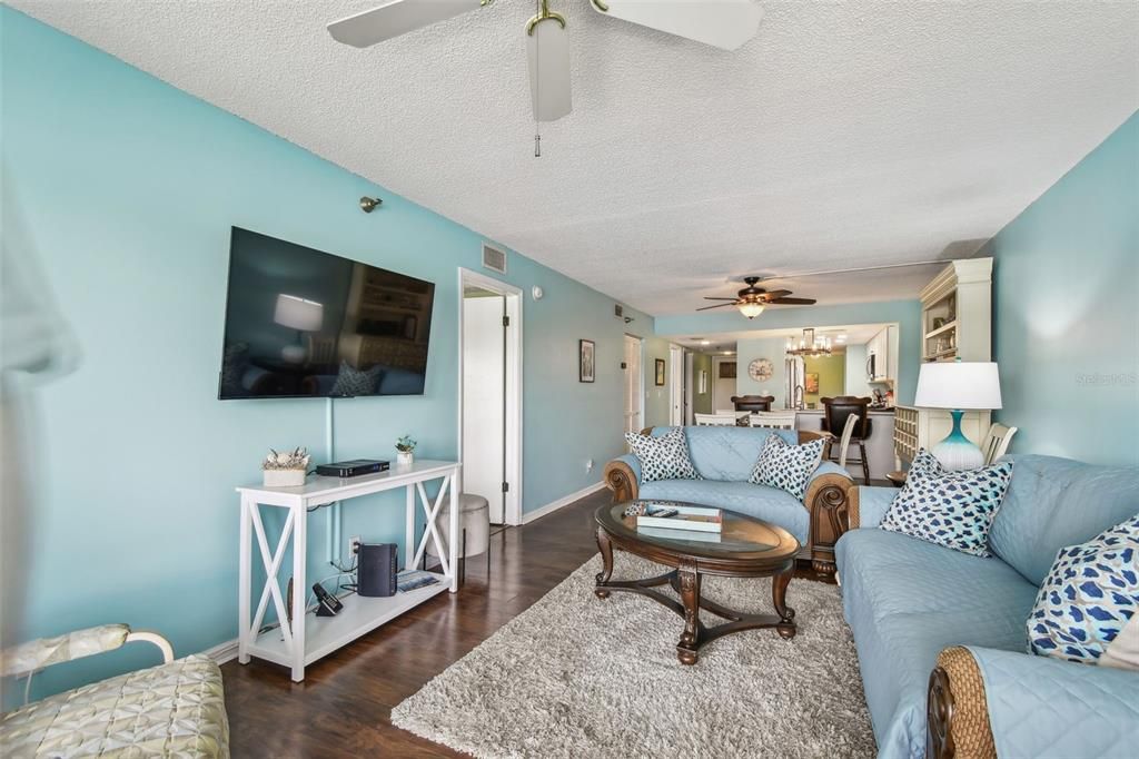 待售: $529,000 (2 贝兹, 2 浴室, 1125 平方英尺)