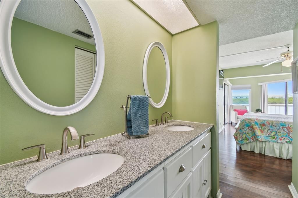 待售: $529,000 (2 贝兹, 2 浴室, 1125 平方英尺)