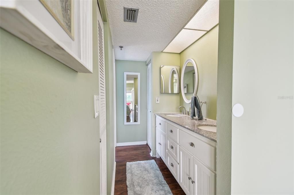 待售: $529,000 (2 贝兹, 2 浴室, 1125 平方英尺)