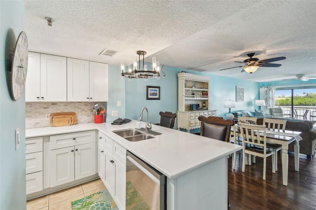 待售: $529,000 (2 贝兹, 2 浴室, 1125 平方英尺)