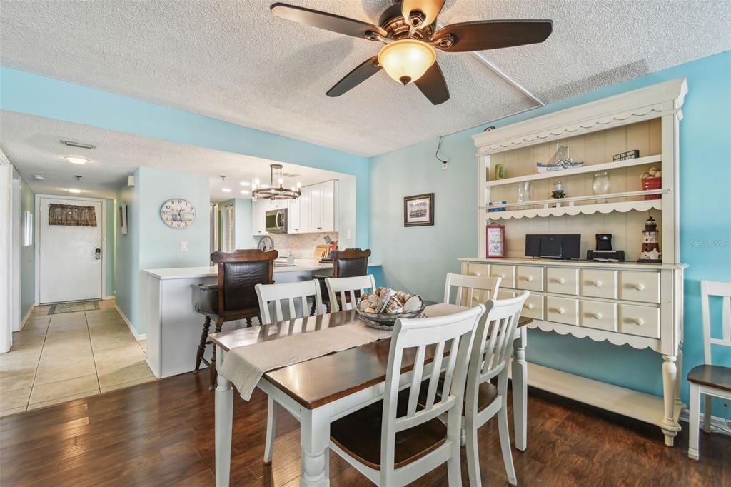 待售: $529,000 (2 贝兹, 2 浴室, 1125 平方英尺)