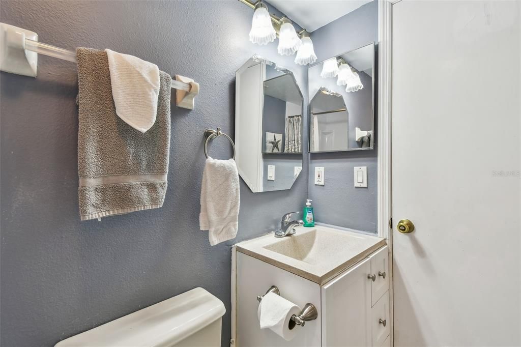 待售: $529,000 (2 贝兹, 2 浴室, 1125 平方英尺)