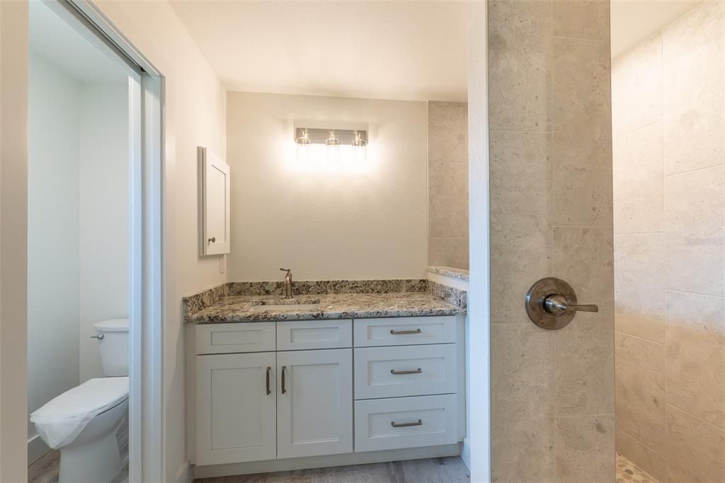 合同活跃: $349,000 (3 贝兹, 2 浴室, 1439 平方英尺)