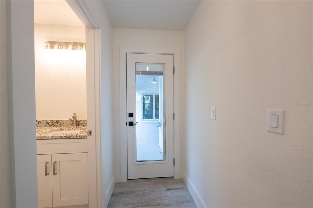 合同活跃: $349,000 (3 贝兹, 2 浴室, 1439 平方英尺)