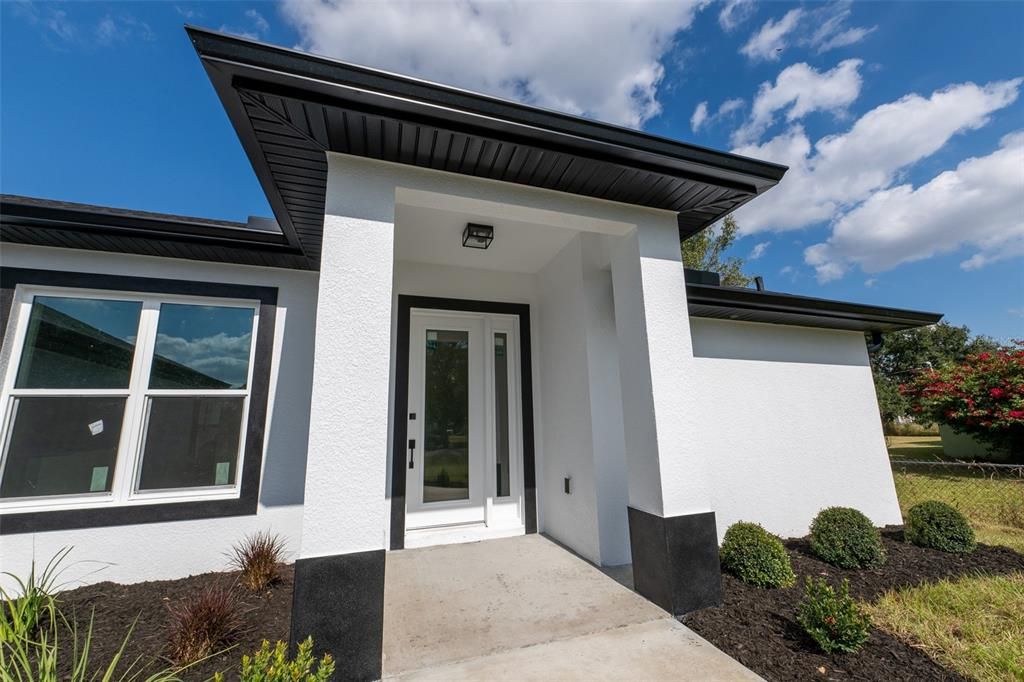 合同活跃: $349,000 (3 贝兹, 2 浴室, 1439 平方英尺)