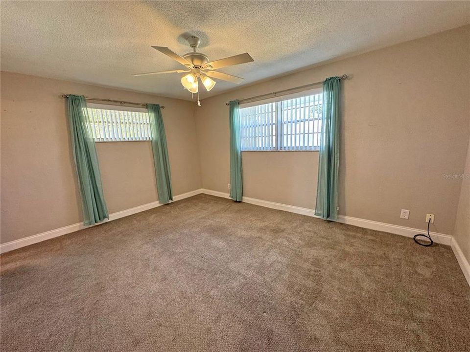 For Rent: $2,550 (3 beds, 2 baths, 1782 Square Feet)