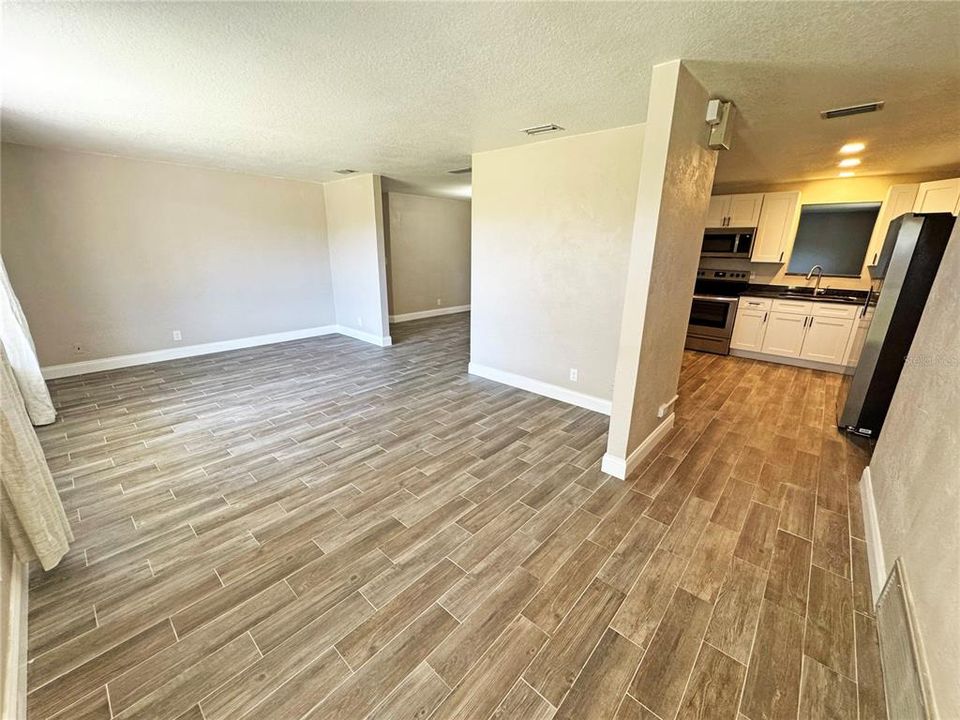 For Rent: $2,550 (3 beds, 2 baths, 1782 Square Feet)