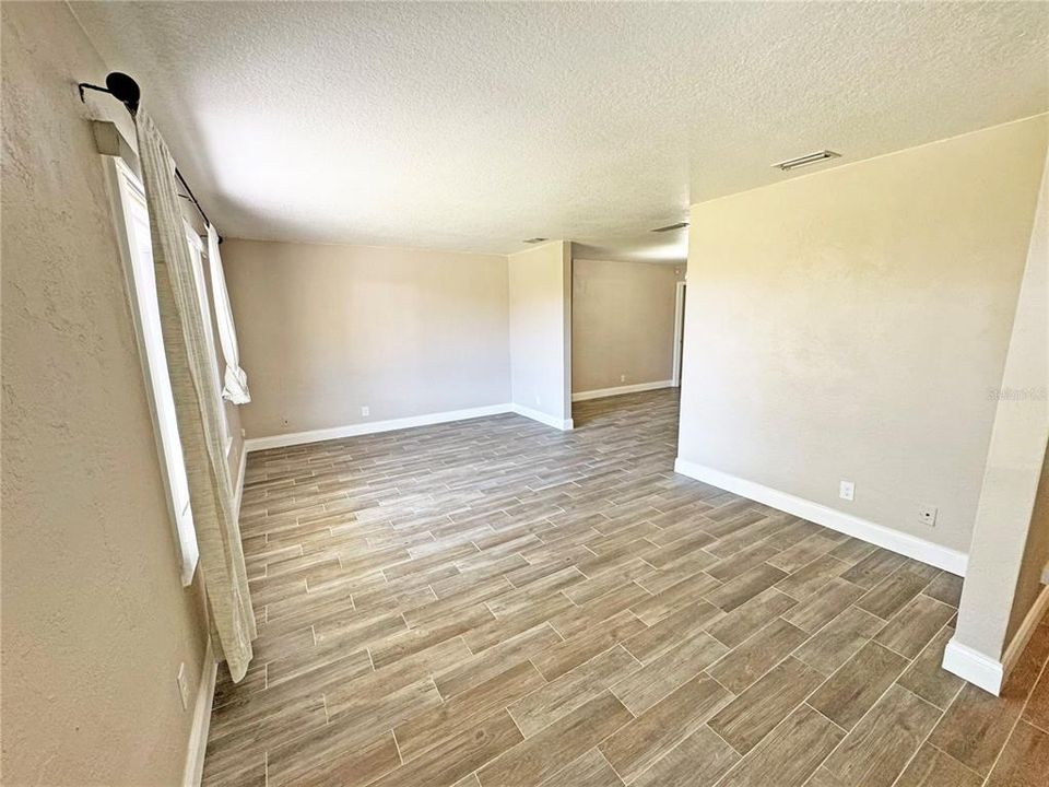 For Rent: $2,550 (3 beds, 2 baths, 1782 Square Feet)