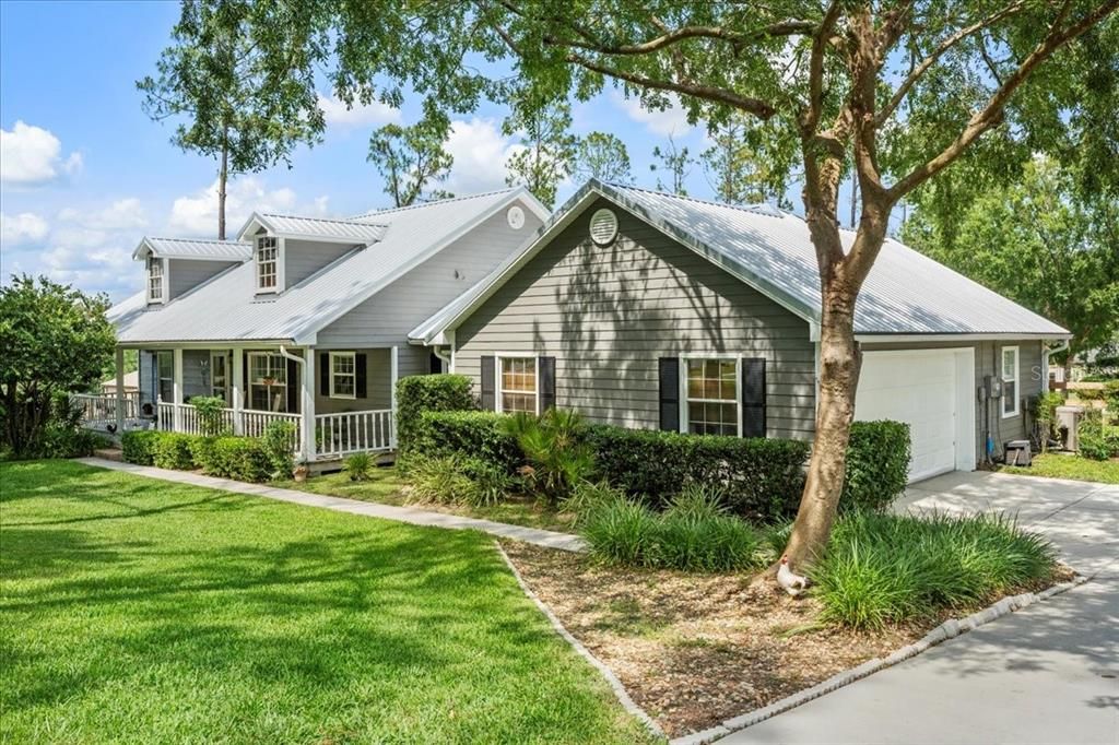 For Sale: $720,000 (3 beds, 2 baths, 1812 Square Feet)