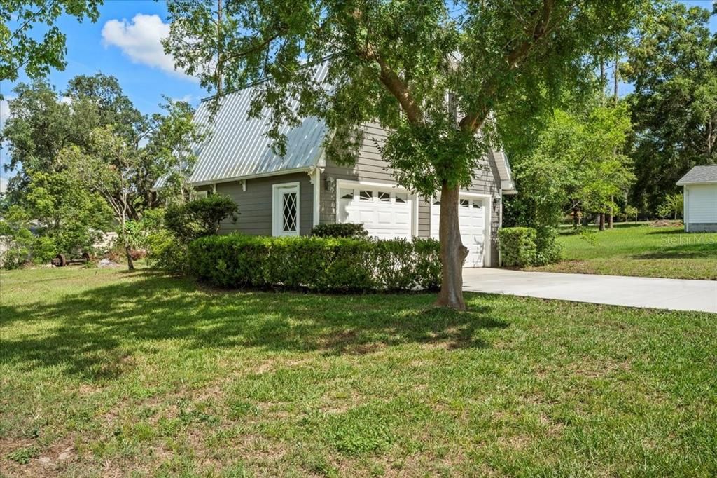 For Sale: $720,000 (3 beds, 2 baths, 1812 Square Feet)