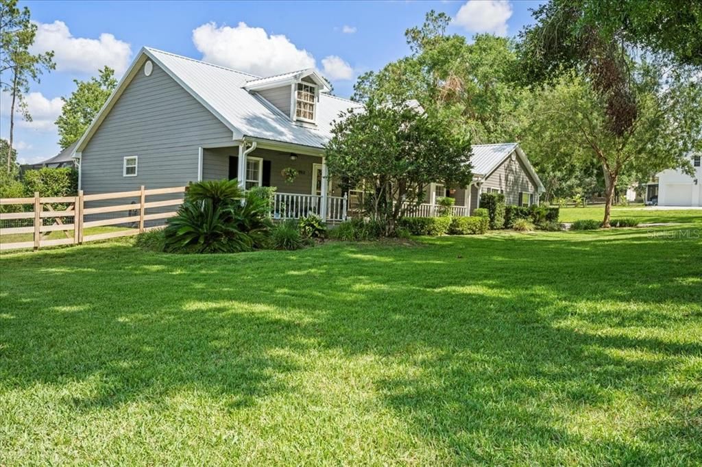 For Sale: $720,000 (3 beds, 2 baths, 1812 Square Feet)