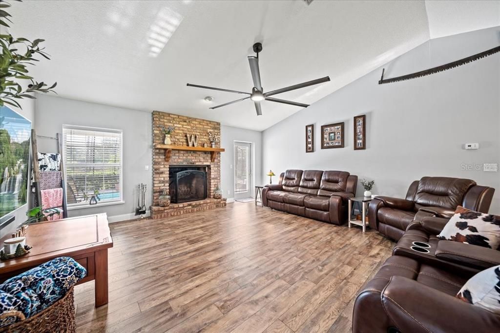 For Sale: $720,000 (3 beds, 2 baths, 1812 Square Feet)