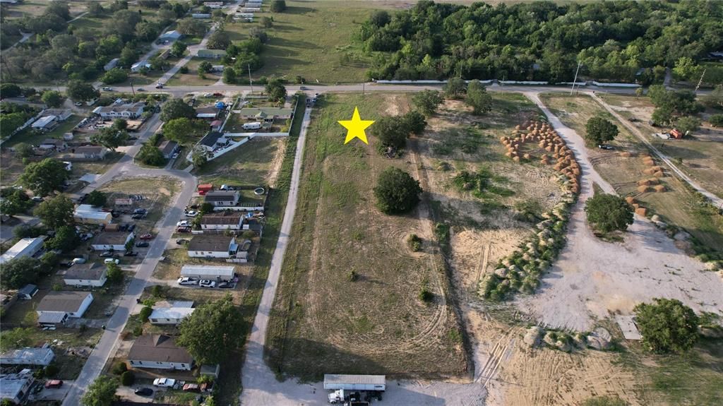 En Venta: $450,000 (2.51 acres)