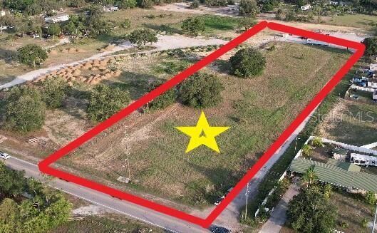 En Venta: $450,000 (2.51 acres)