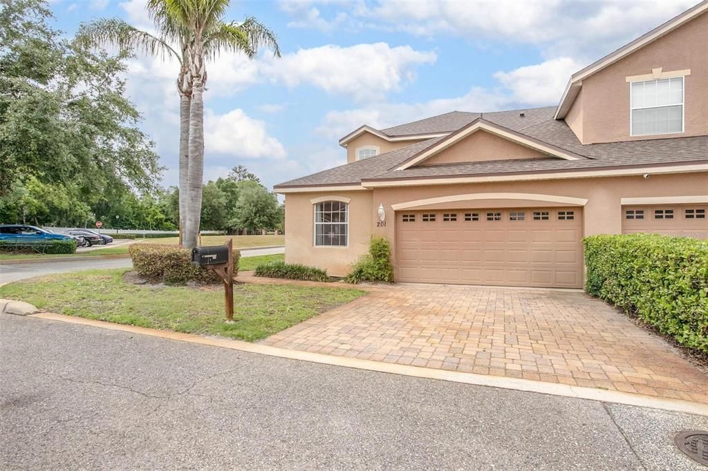 待售: $330,000 (3 贝兹, 2 浴室, 2235 平方英尺)