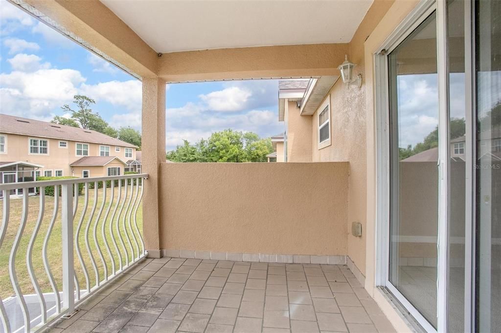 待售: $330,000 (3 贝兹, 2 浴室, 2235 平方英尺)