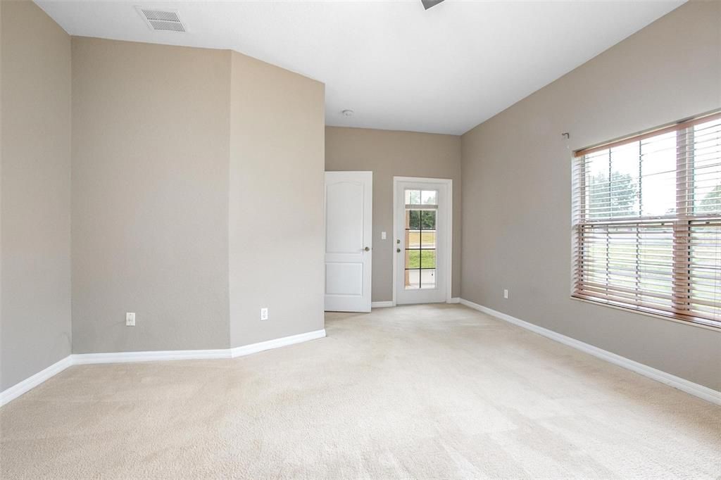 待售: $330,000 (3 贝兹, 2 浴室, 2235 平方英尺)