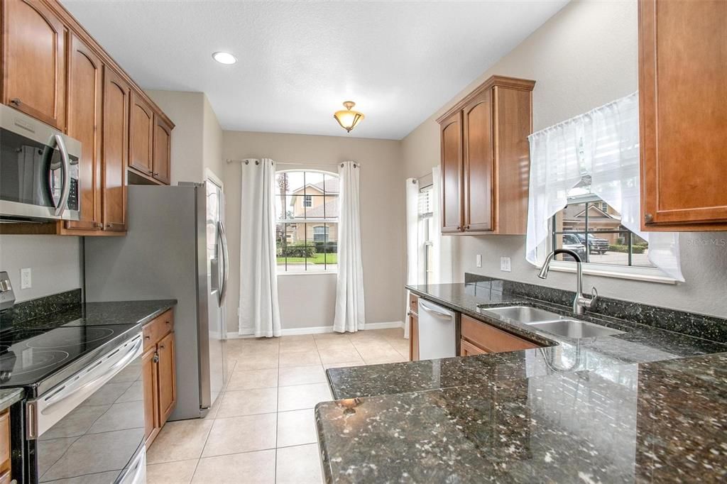 待售: $330,000 (3 贝兹, 2 浴室, 2235 平方英尺)