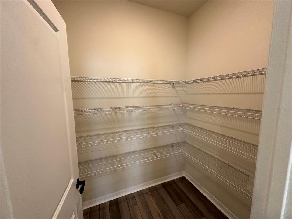 出租: $5,550 (5 贝兹, 4 浴室, 3172 平方英尺)