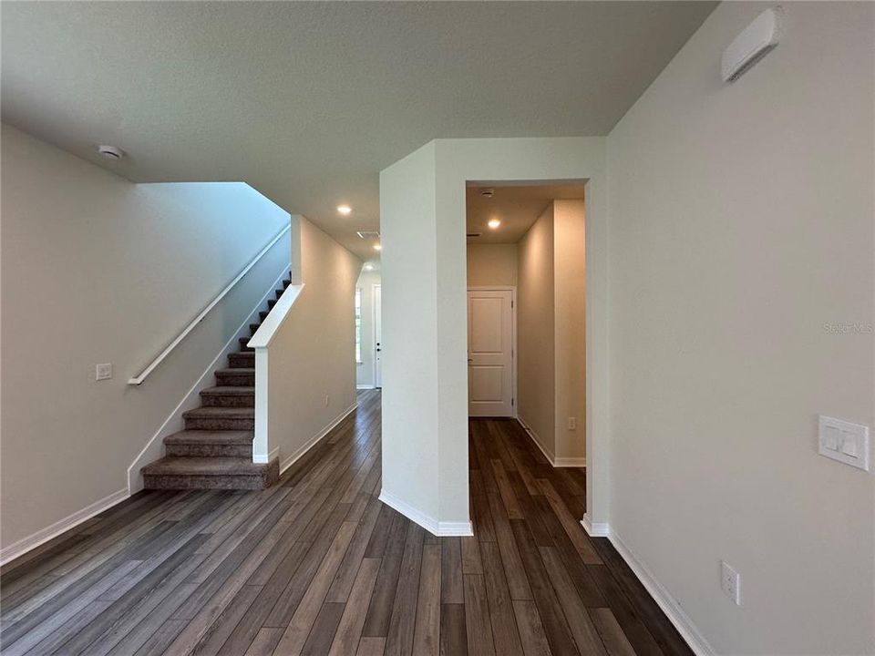 出租: $5,550 (5 贝兹, 4 浴室, 3172 平方英尺)