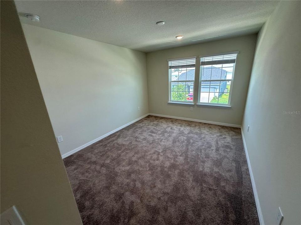 出租: $5,550 (5 贝兹, 4 浴室, 3172 平方英尺)