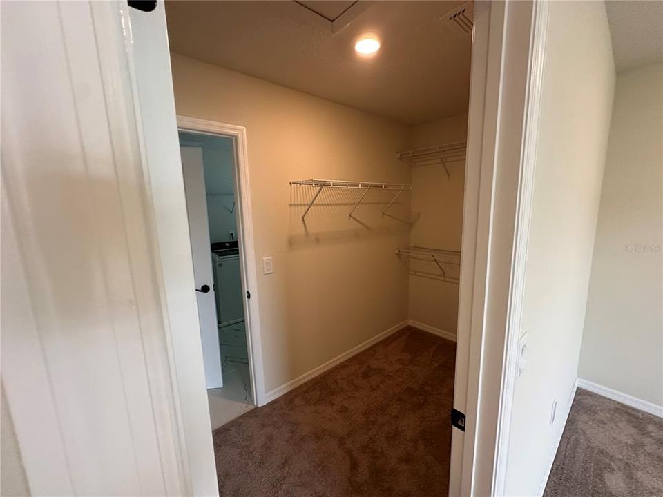 出租: $5,550 (5 贝兹, 4 浴室, 3172 平方英尺)