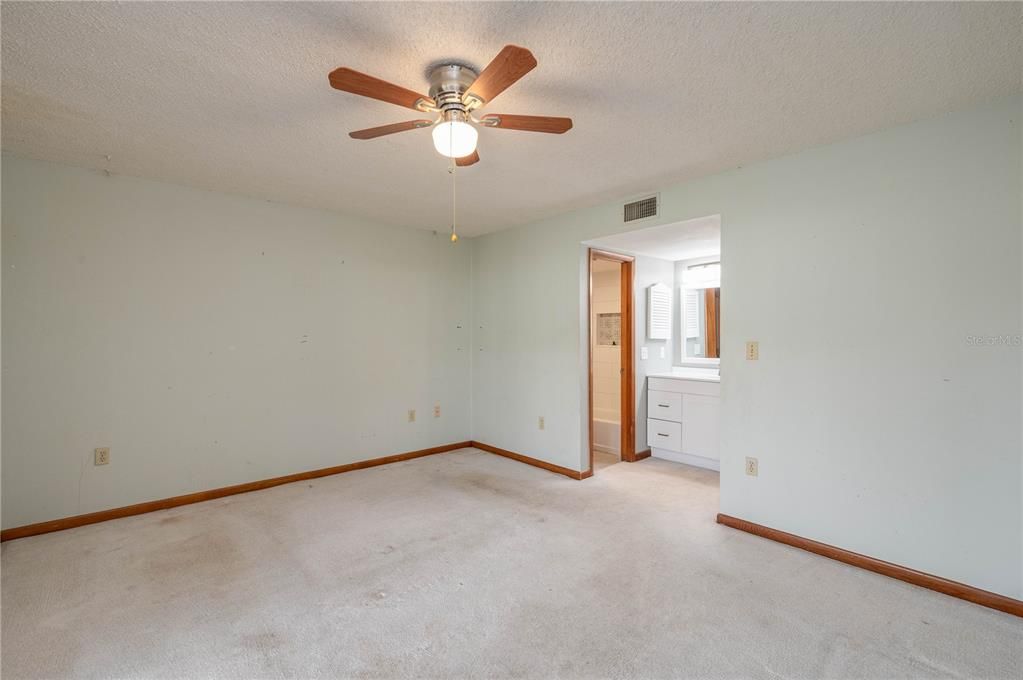 待售: $119,500 (2 贝兹, 2 浴室, 1088 平方英尺)