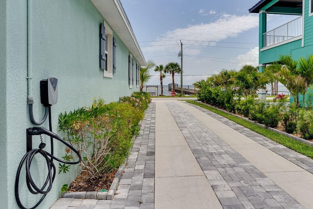 En Venta: $1,395,000 (4 camas, 3 baños, 2921 Pies cuadrados)