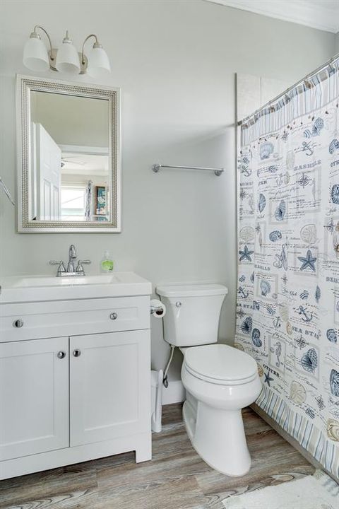 En Venta: $1,395,000 (4 camas, 3 baños, 2921 Pies cuadrados)