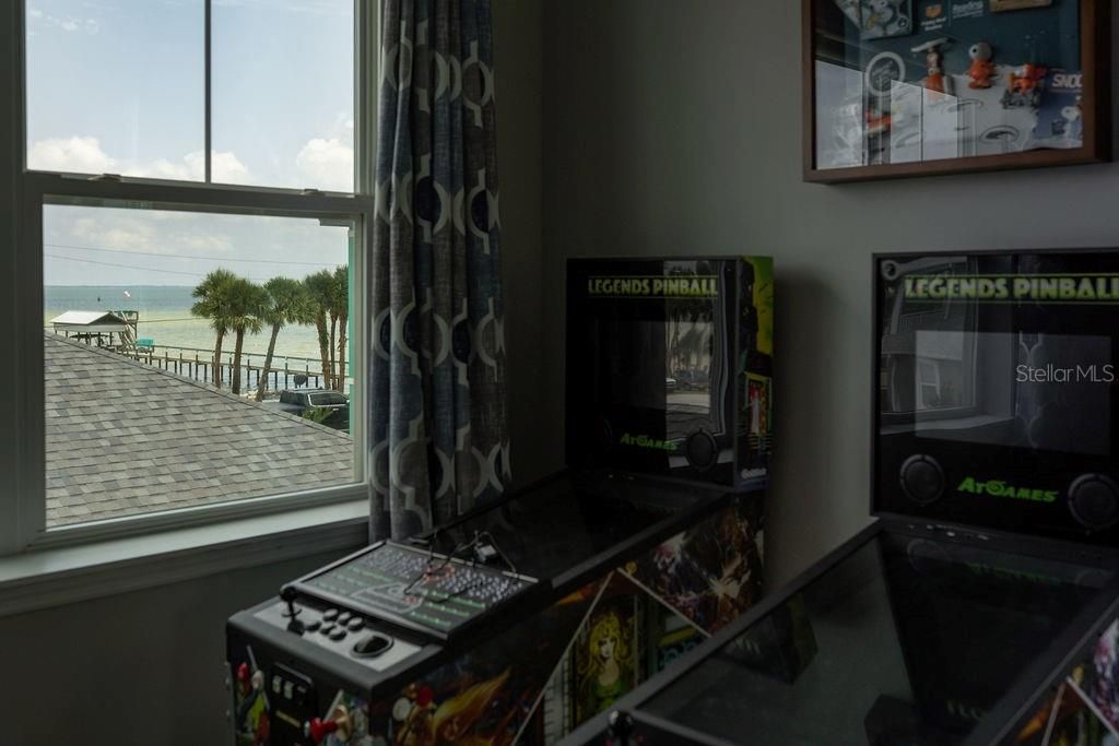 En Venta: $1,395,000 (4 camas, 3 baños, 2921 Pies cuadrados)