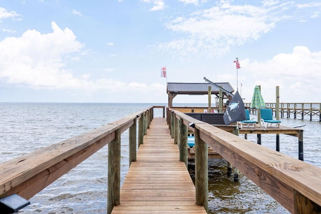 En Venta: $1,395,000 (4 camas, 3 baños, 2921 Pies cuadrados)