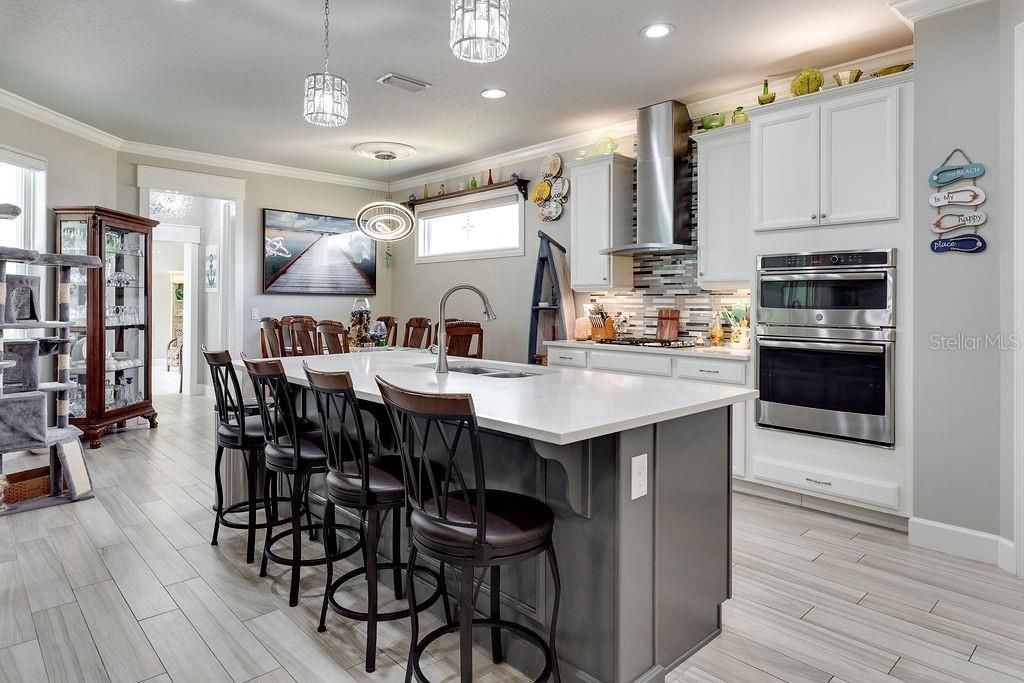 En Venta: $1,395,000 (4 camas, 3 baños, 2921 Pies cuadrados)