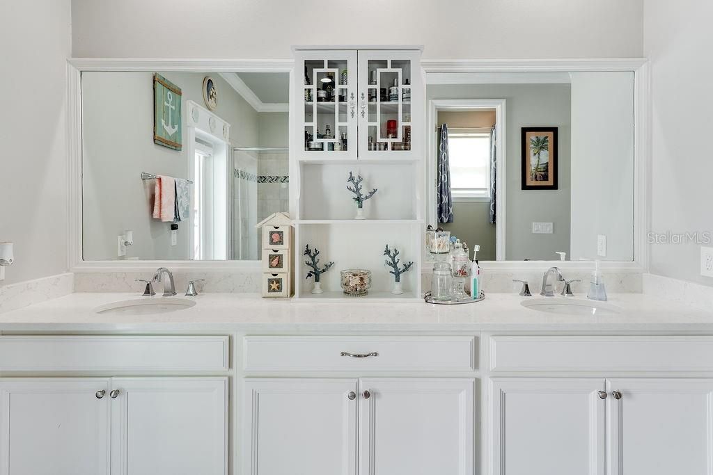 En Venta: $1,395,000 (4 camas, 3 baños, 2921 Pies cuadrados)