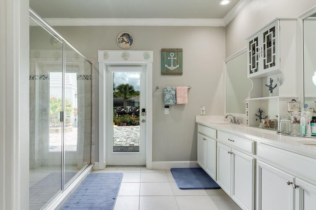 En Venta: $1,395,000 (4 camas, 3 baños, 2921 Pies cuadrados)