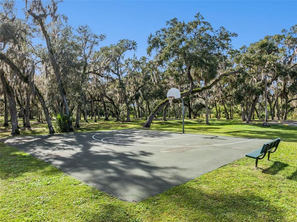 合同活跃: $329,000 (3 贝兹, 2 浴室, 1697 平方英尺)