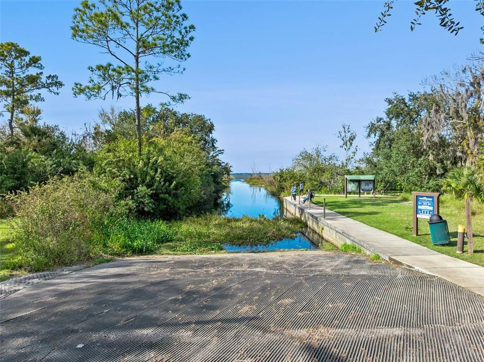 合同活跃: $329,000 (3 贝兹, 2 浴室, 1697 平方英尺)