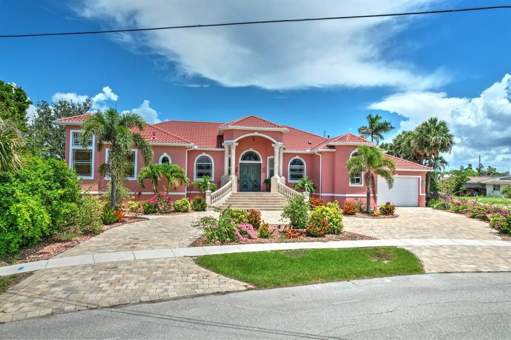 For Sale: $1,475,000 (3 beds, 3 baths, 3481 Square Feet)