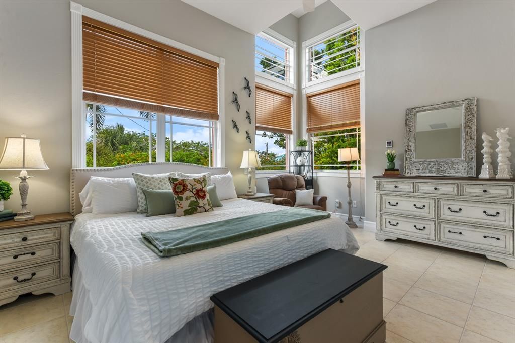 For Sale: $1,475,000 (3 beds, 3 baths, 3481 Square Feet)