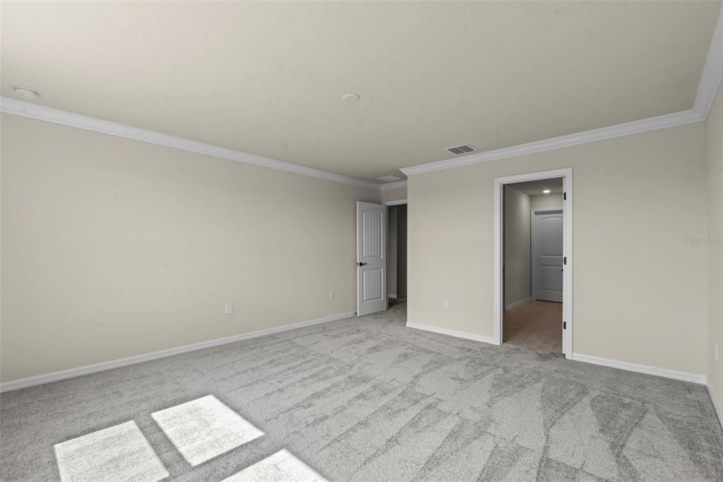 For Sale: $950,000 (5 beds, 3 baths, 2550 Square Feet)