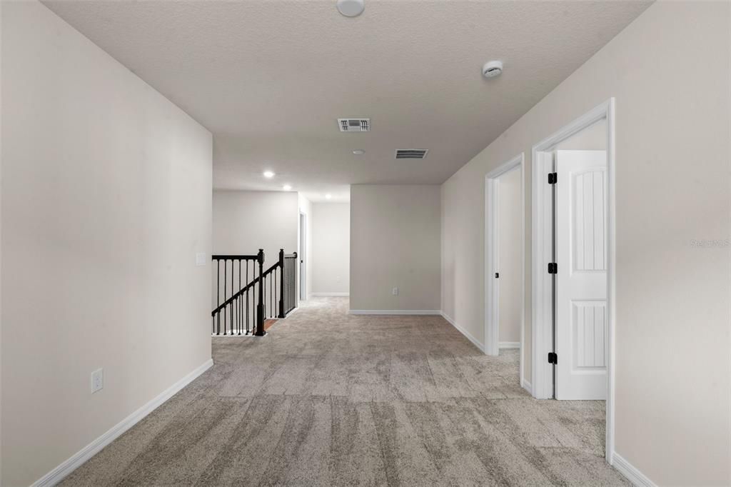 For Sale: $950,000 (5 beds, 3 baths, 2550 Square Feet)