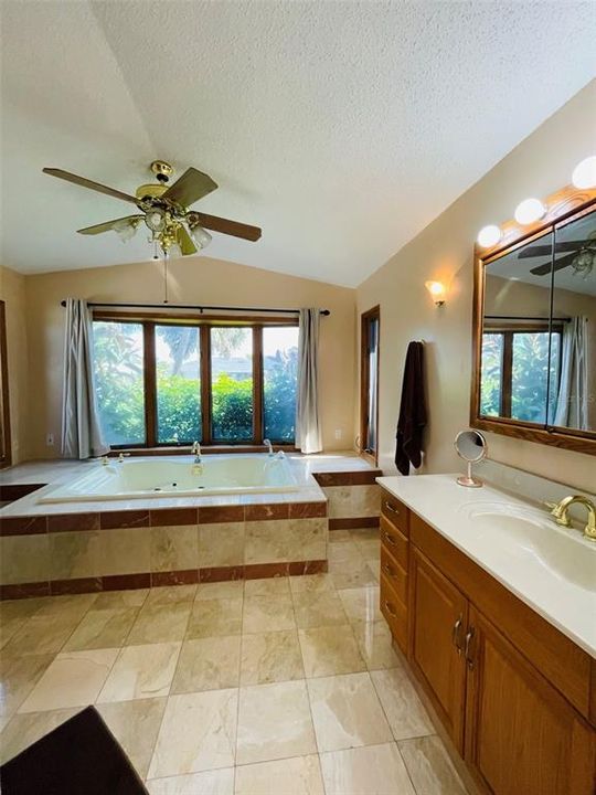 出租: $3,500 (3 贝兹, 2 浴室, 2152 平方英尺)