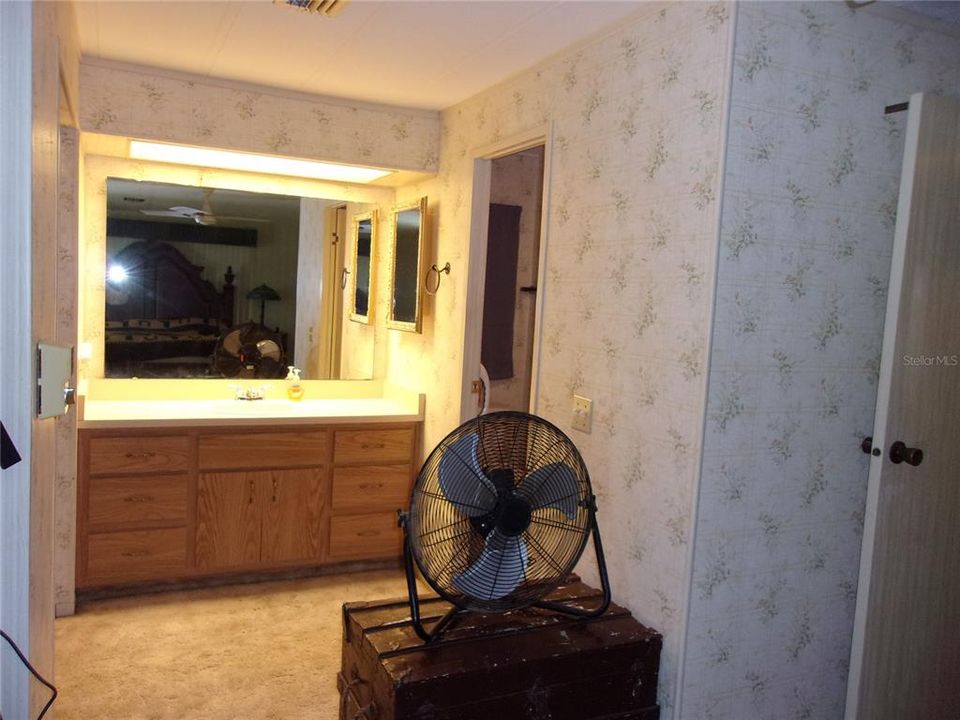 待售: $139,000 (2 贝兹, 2 浴室, 1338 平方英尺)