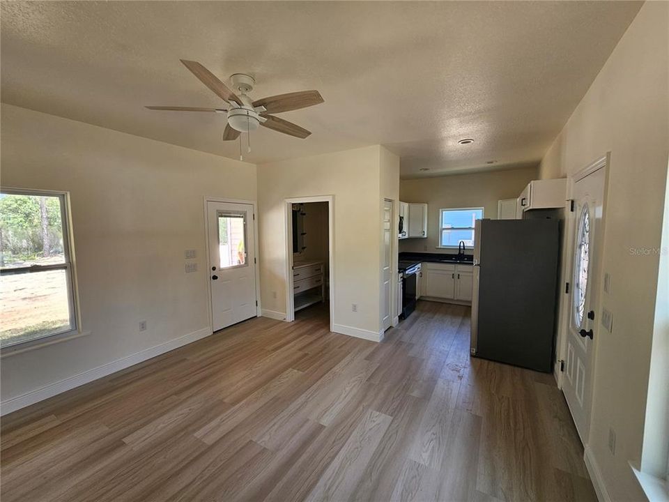 待售: $179,900 (1 贝兹, 1 浴室, 540 平方英尺)