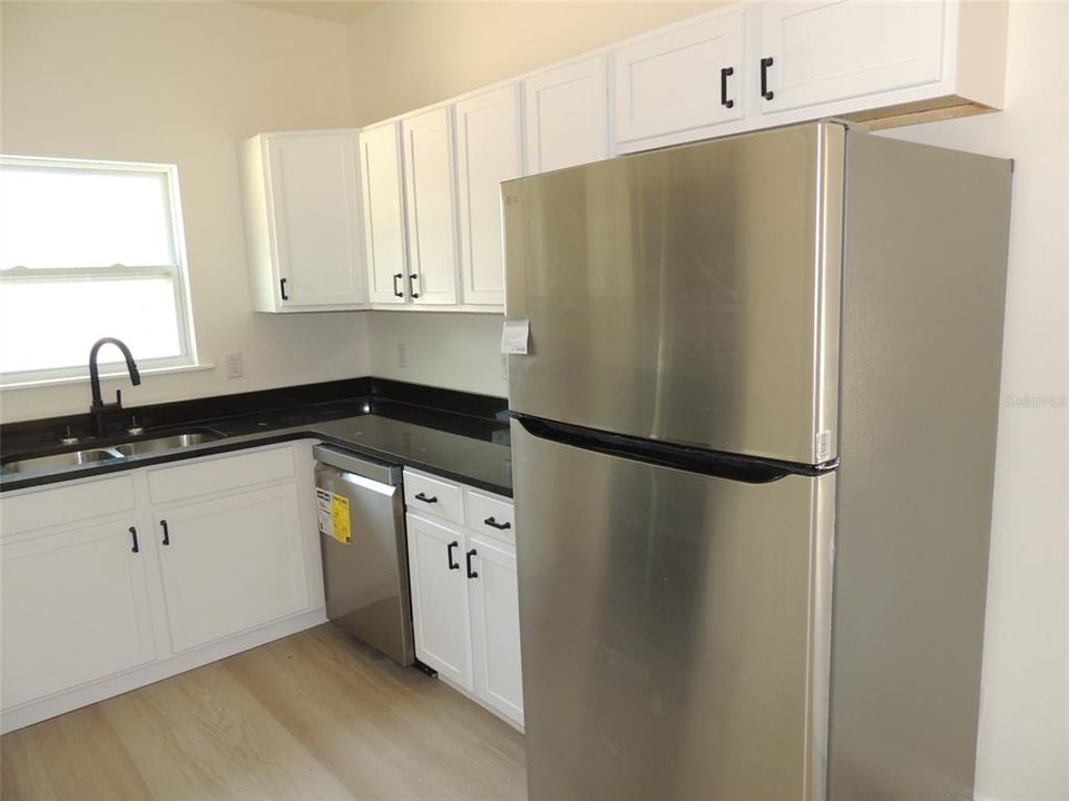 待售: $179,900 (1 贝兹, 1 浴室, 540 平方英尺)