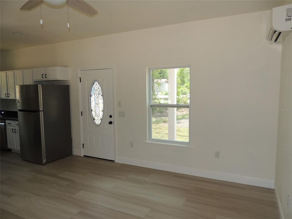 待售: $179,900 (1 贝兹, 1 浴室, 540 平方英尺)