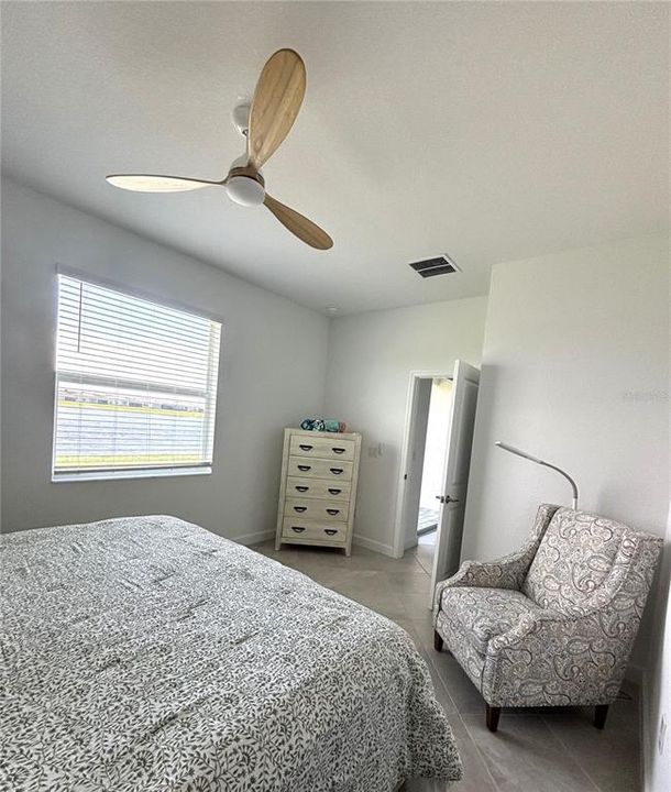 For Rent: $3,200 (3 beds, 2 baths, 1417 Square Feet)