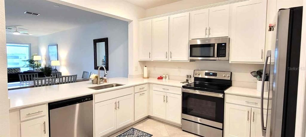 For Rent: $3,200 (3 beds, 2 baths, 1417 Square Feet)