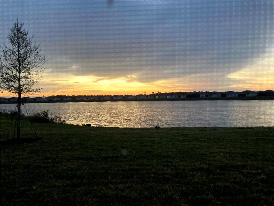 For Rent: $3,200 (3 beds, 2 baths, 1417 Square Feet)